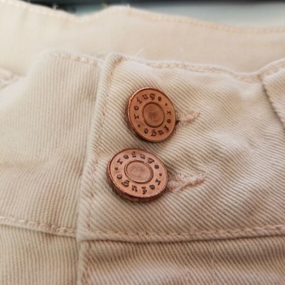 Refuge Cut Off Shorts. Size 2. Lightet Peach/Pink. - Picture 3 of 6